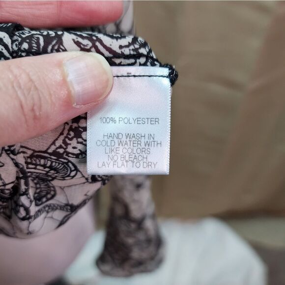 Harlowe & Graham Pale Purple High Neck Keyhole Blouse Size Small - Picture 7 of 10